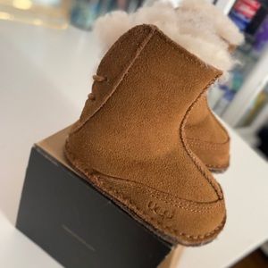 Baby Girl Uggs Size Small (6-12 months)